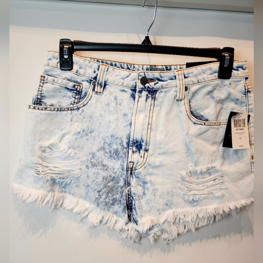 New Hot Topic Cut Offs Shorts Vintage Style Distressed White Washed Shorts 11